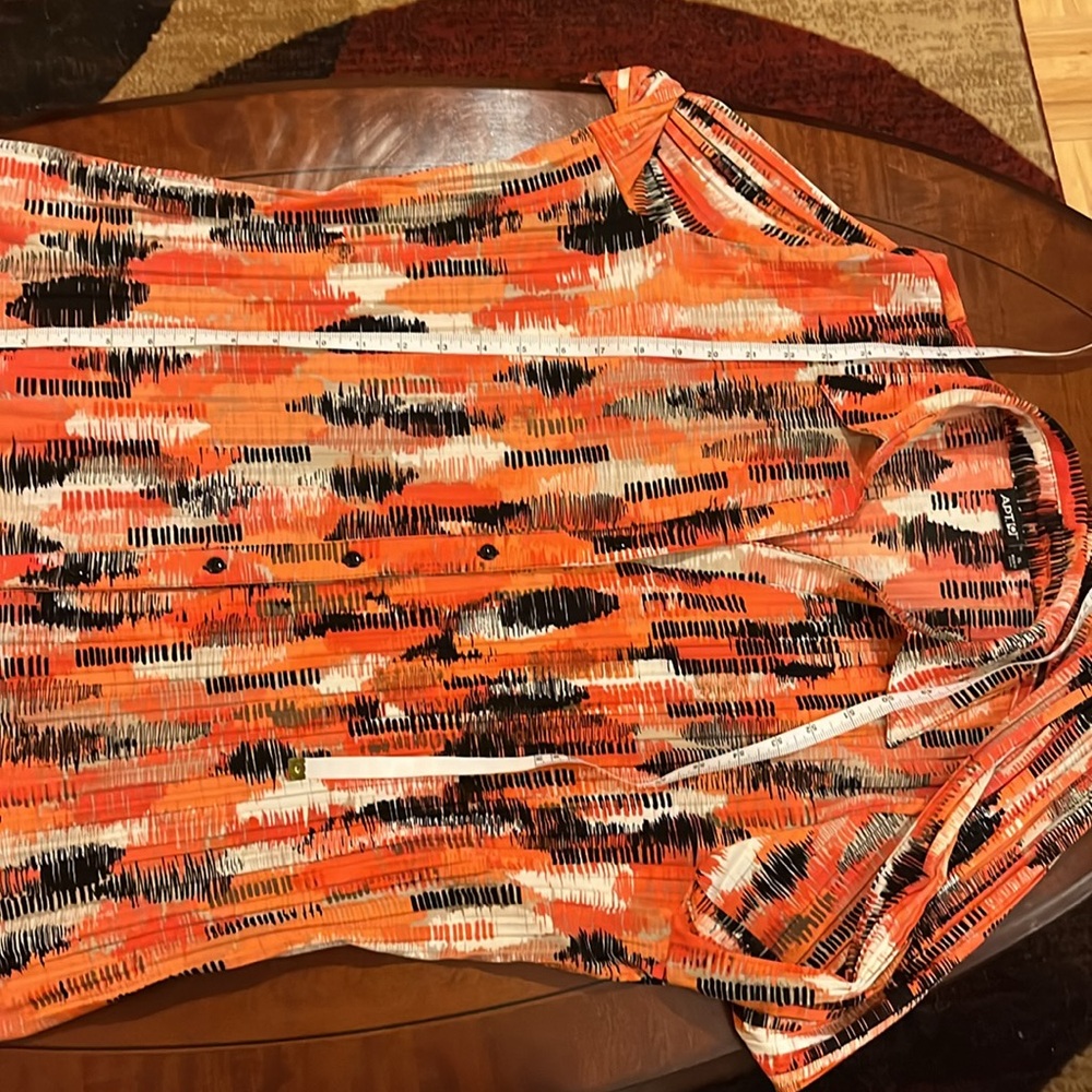 Pleated blouse. Slimming. Long bell sleeves, V-neck. Orange, black, coral. XL - Picture 9 of 12
